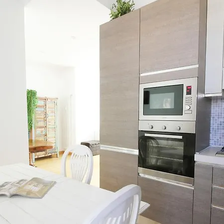Apartment Italianway-beatrice D'este 37 *